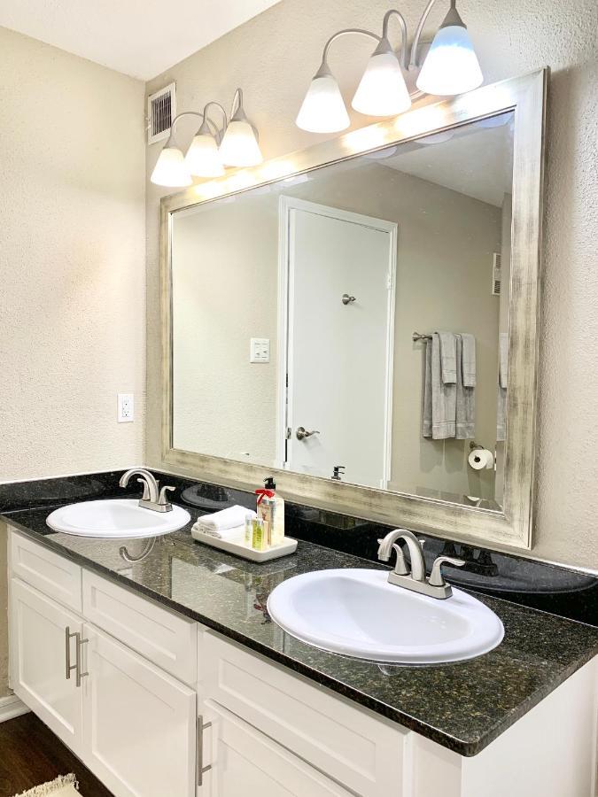 Spacious 2Br&2Ba Med Center Apt, Free Parking&Shuttle Houston Dış mekan fotoğraf